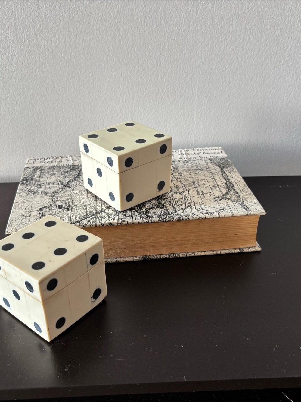 Set/2  natural bone Dice boxes